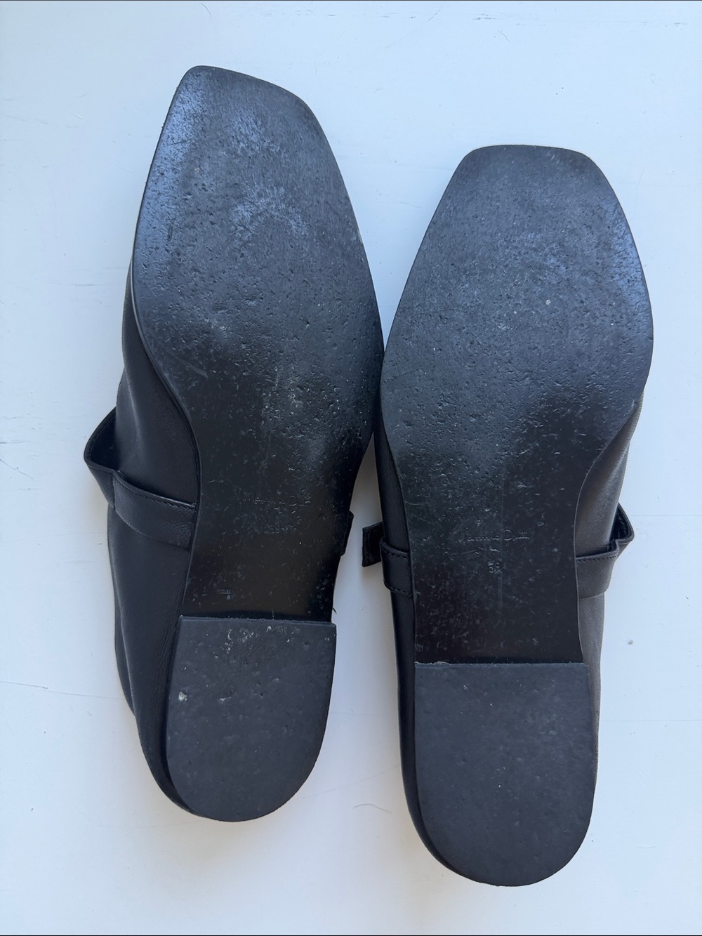Massimo Dutti Black Leather Mary Jane Flats with Gold Buckle - Picture 3 of 5